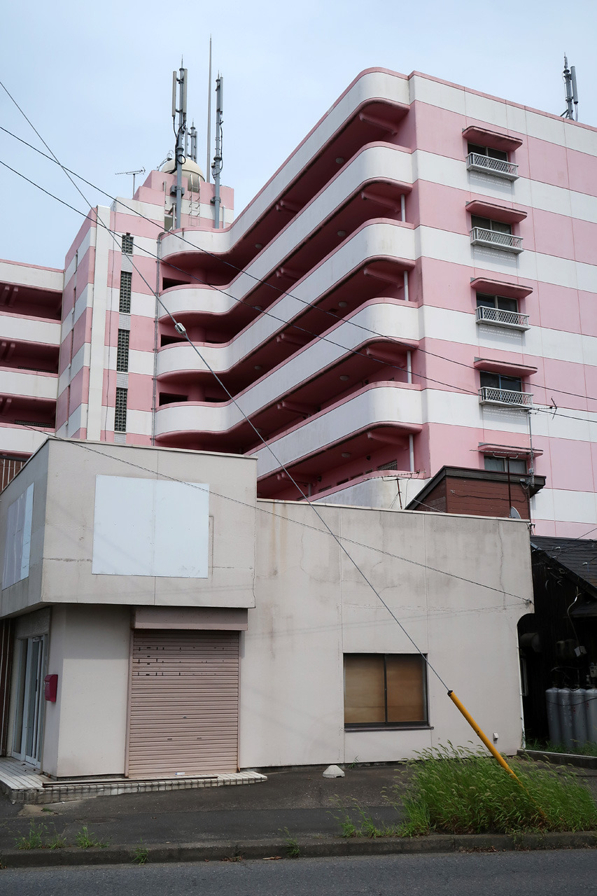 Archillect ID 377634