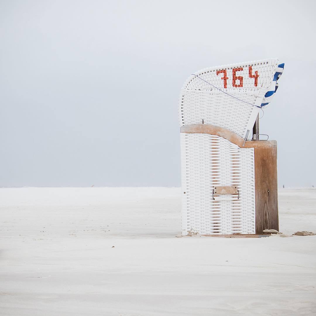 Archillect ID 377662