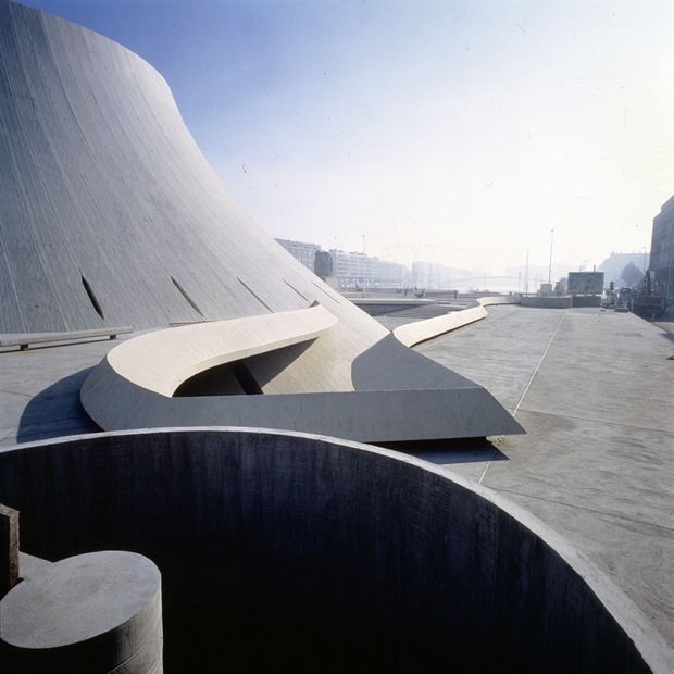 Archillect ID 377783