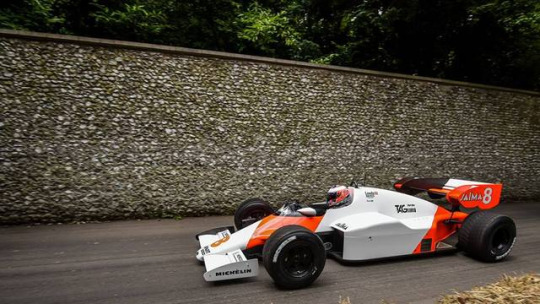 Archillect ID 377838