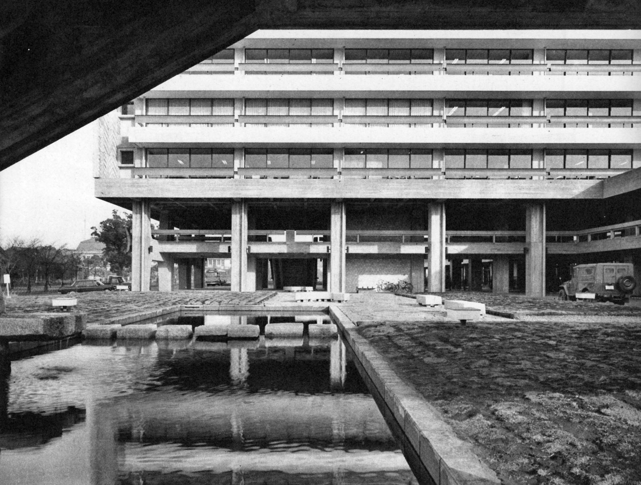 Archillect ID 377940