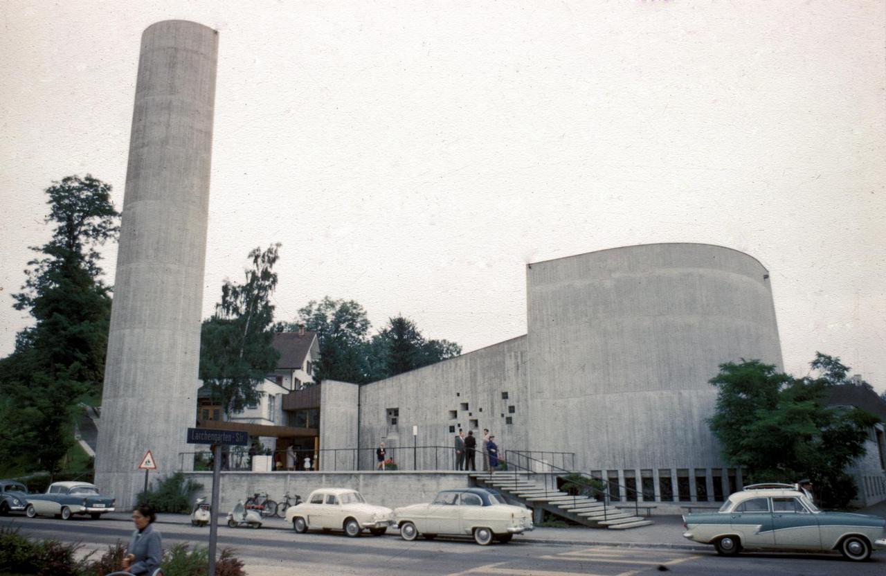 Archillect ID 378172