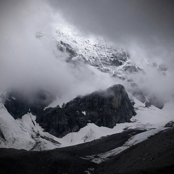 Archillect ID 378184