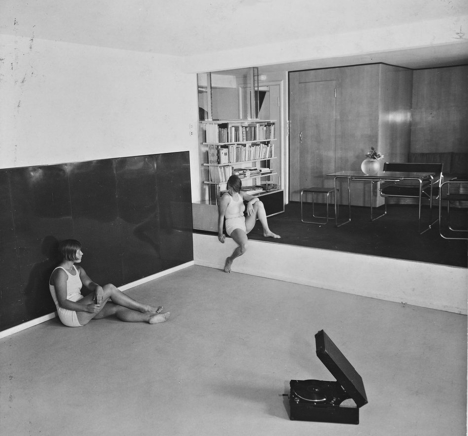 Archillect ID 378757