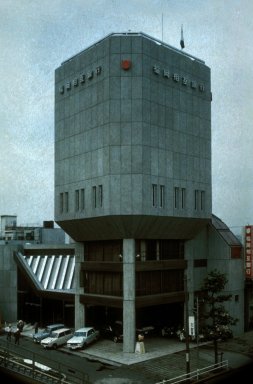 Archillect ID 379040