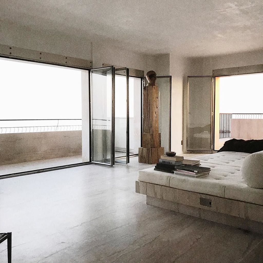 Archillect ID 379045