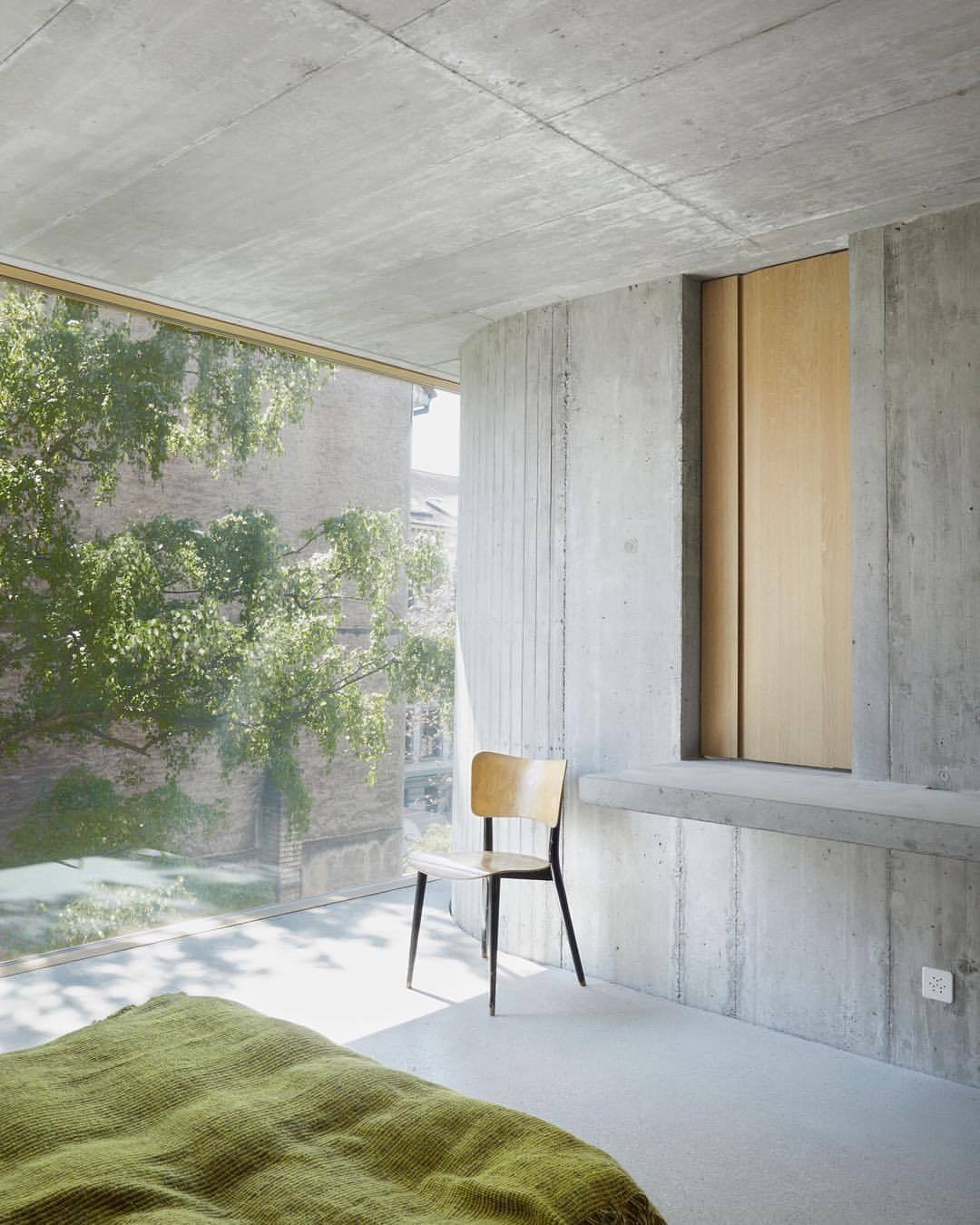 Archillect ID 379321