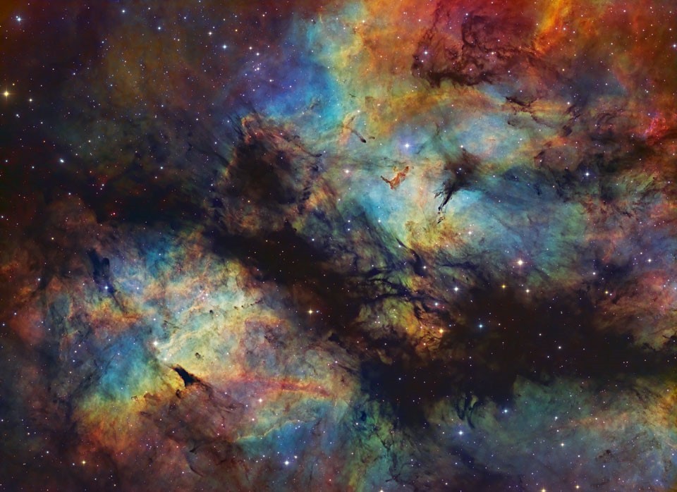 Archillect ID 379389