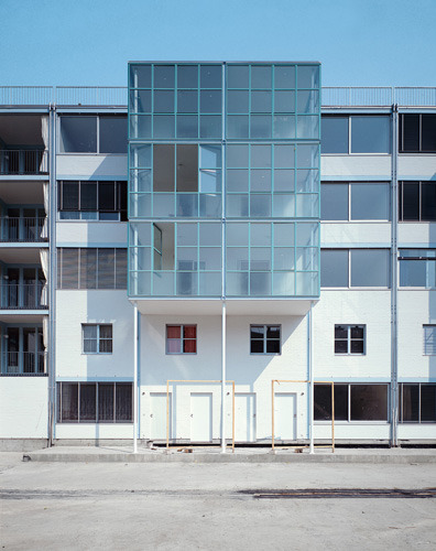 Archillect ID 379407