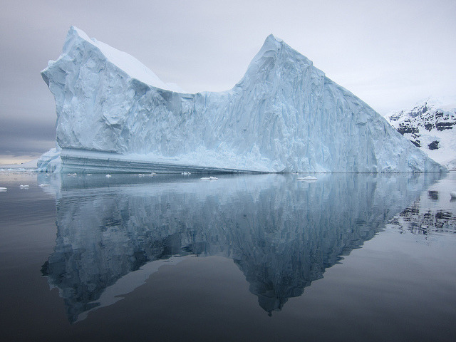 Archillect ID 379470