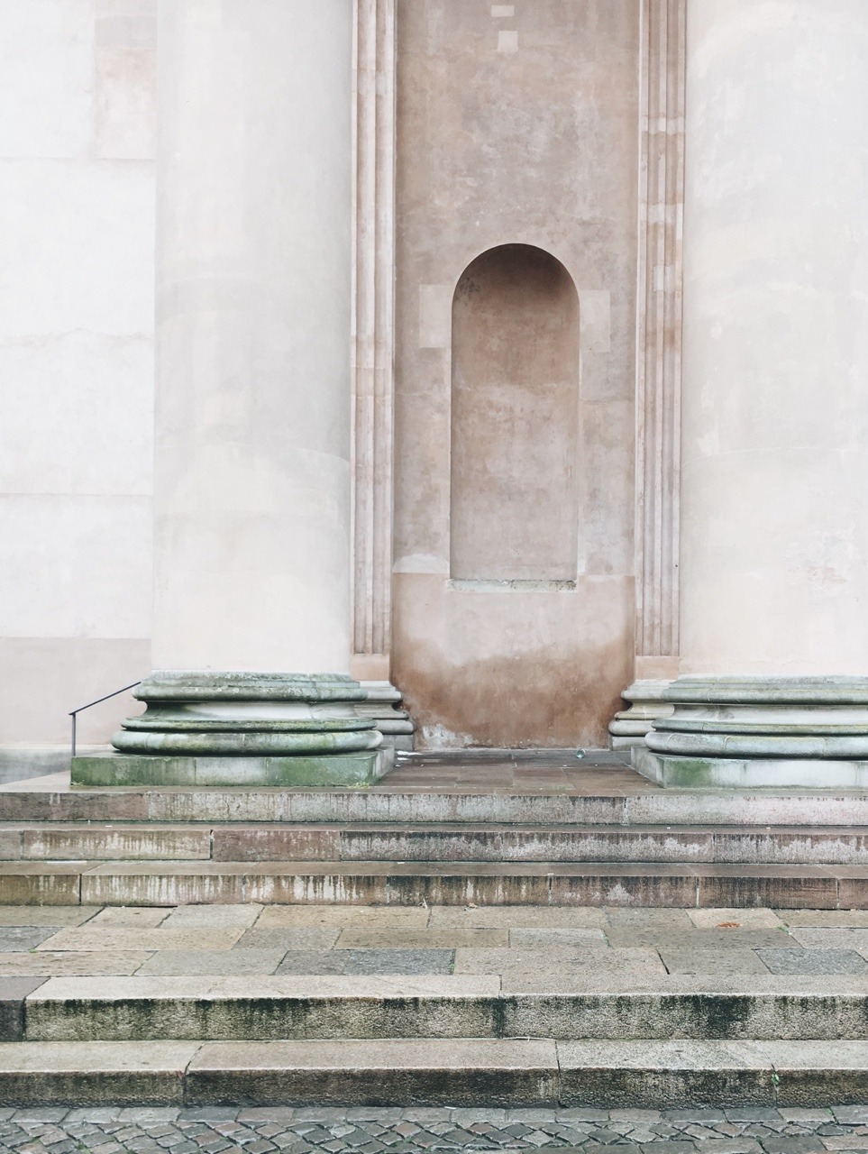 Archillect ID 379765