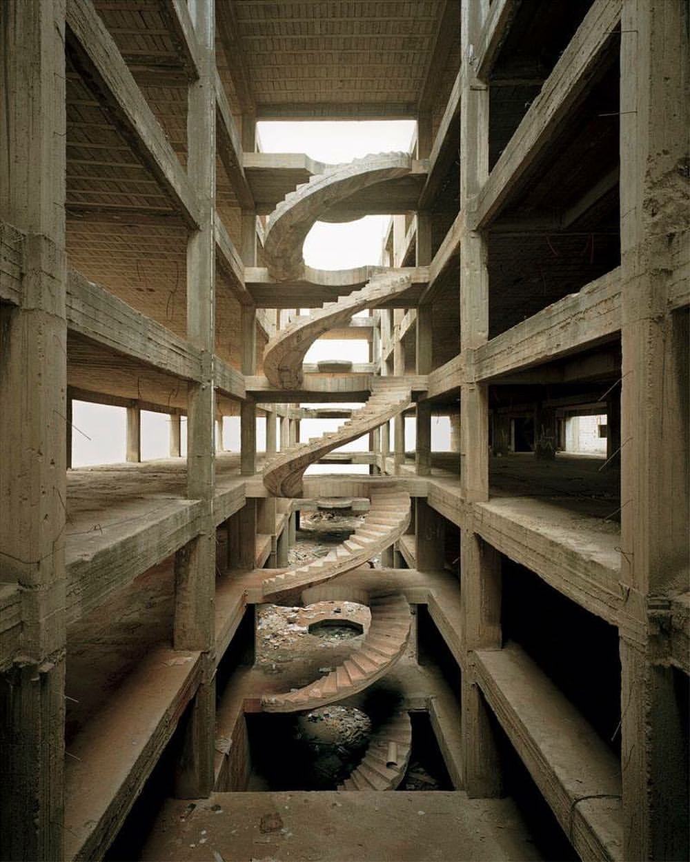 Archillect ID 379859