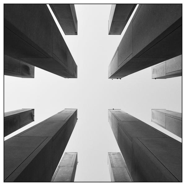 Archillect ID 379914