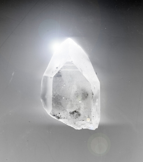 Archillect ID 379976