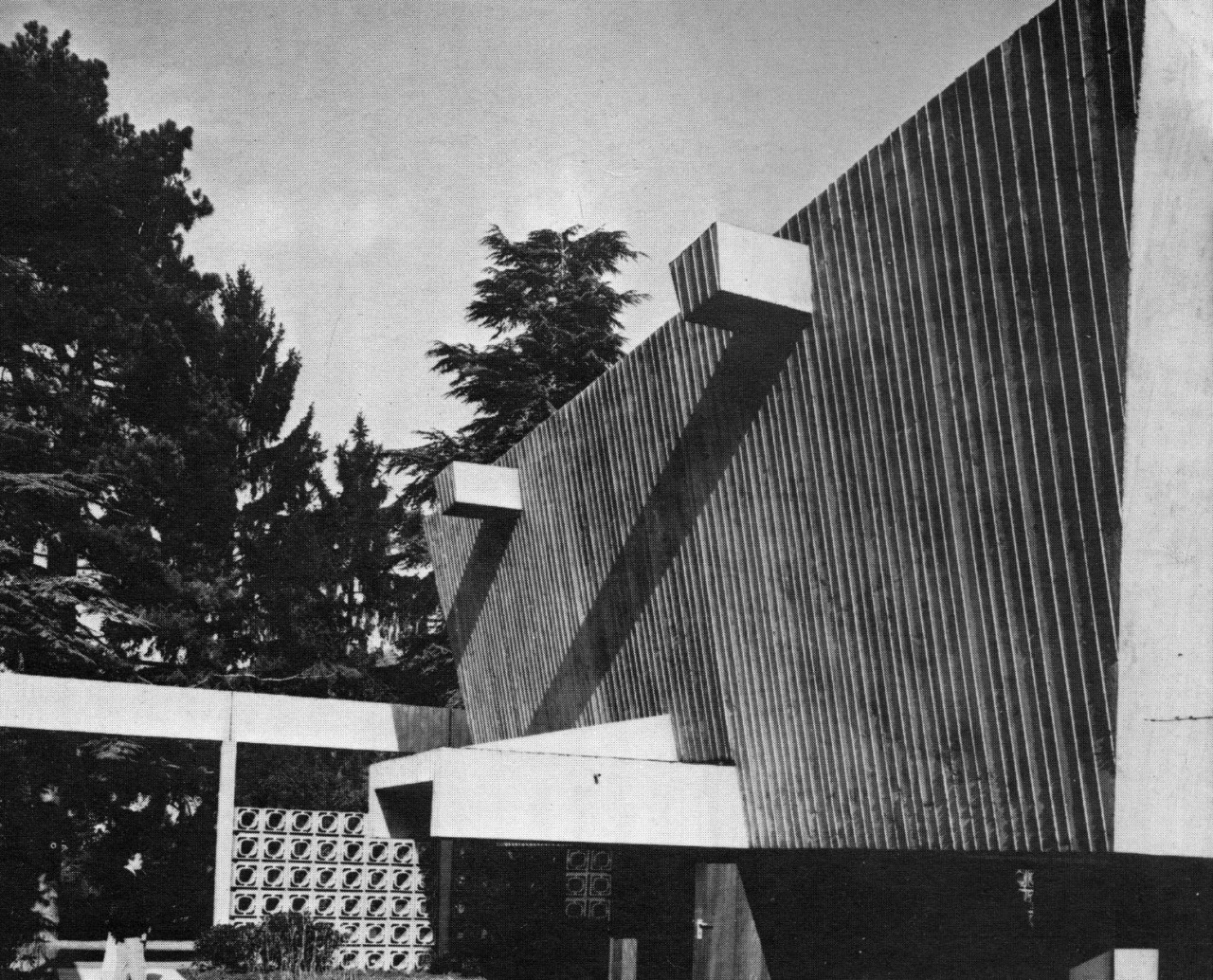 Archillect ID 380818