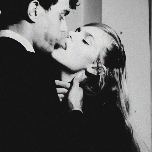 Archillect ID 381156