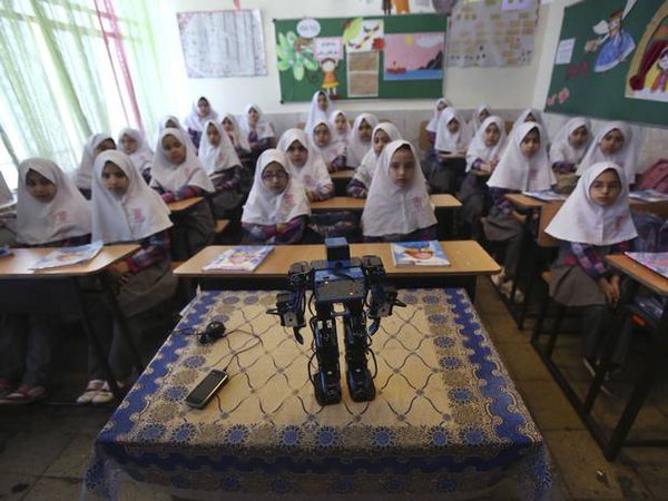 Archillect ID 381162