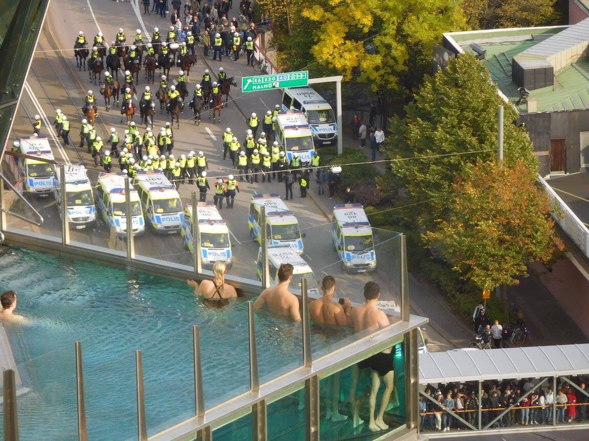 Archillect ID 381165