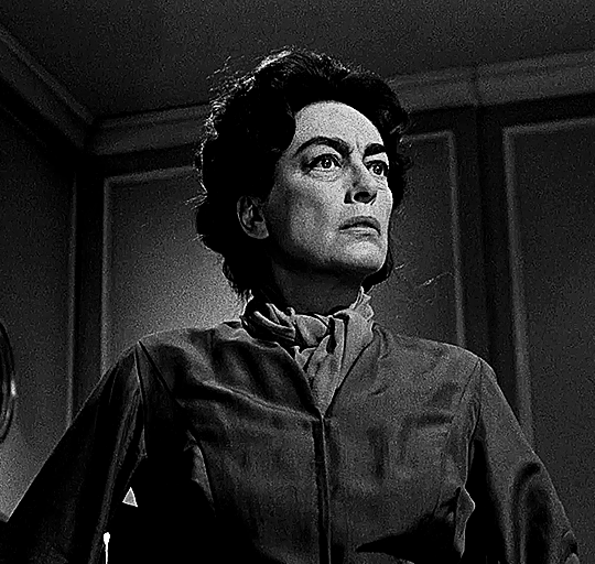 Archillect ID 381302