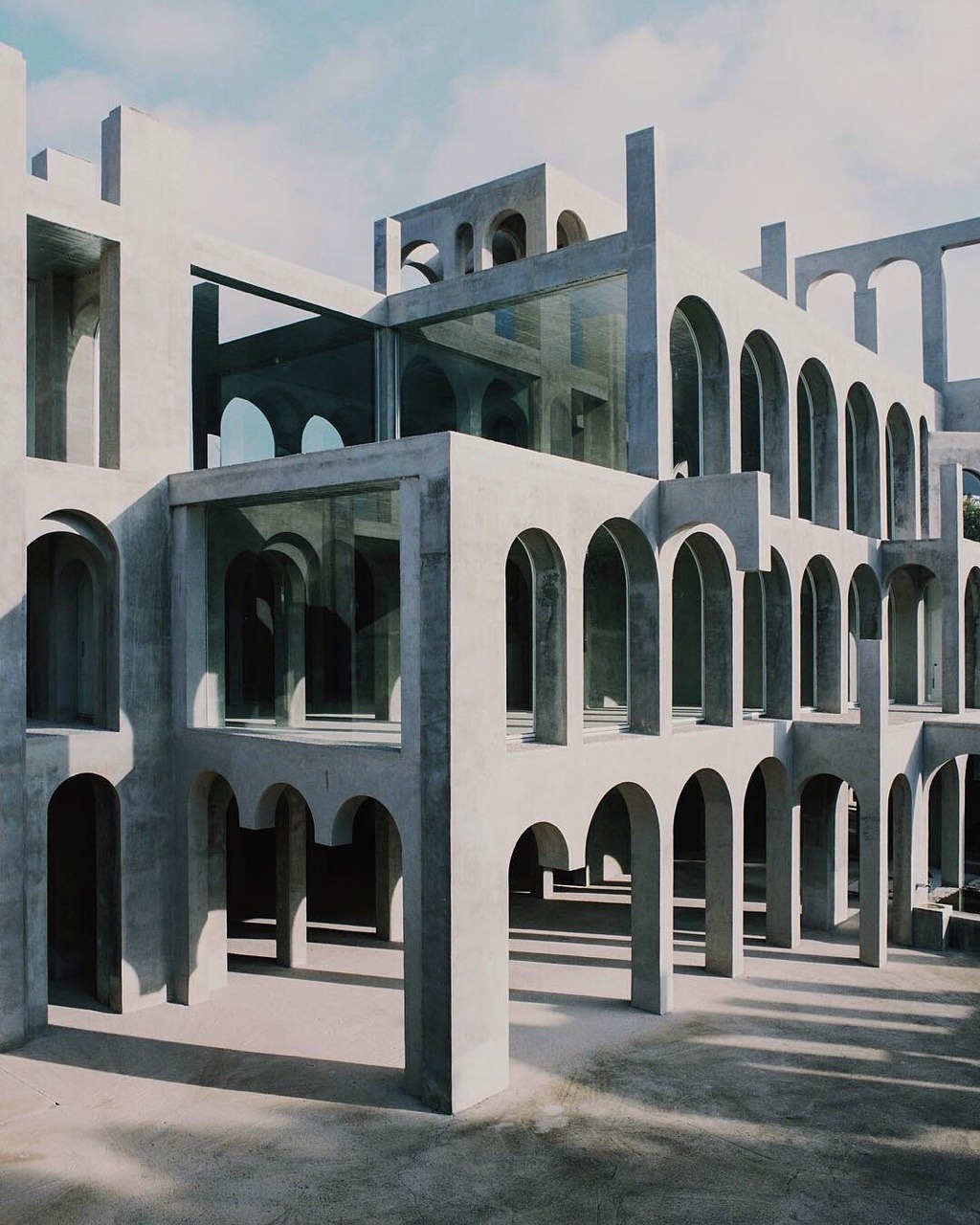 Archillect ID 381304