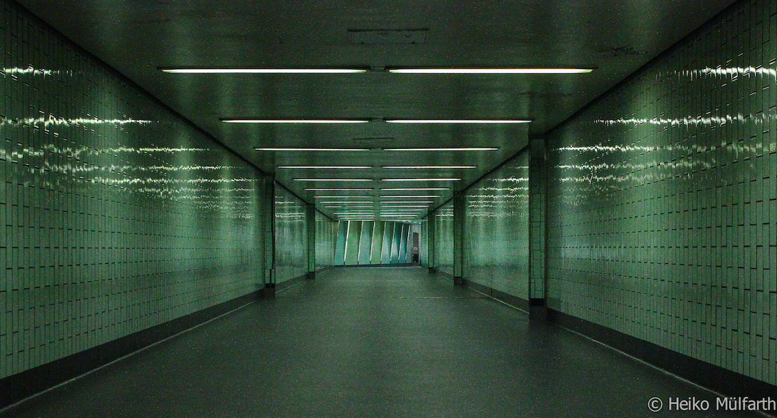 Archillect ID 381370