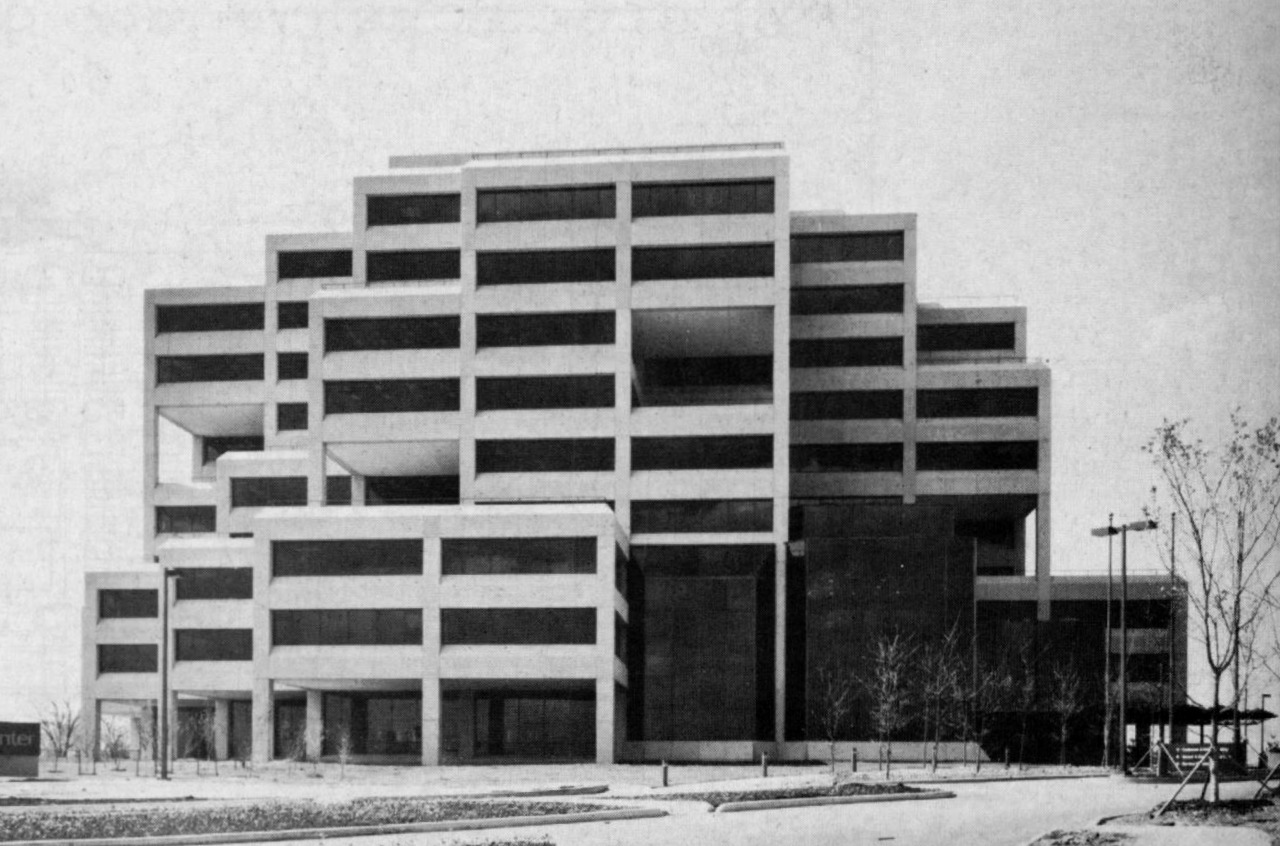 Archillect ID 381430