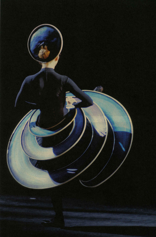 Archillect ID 381547