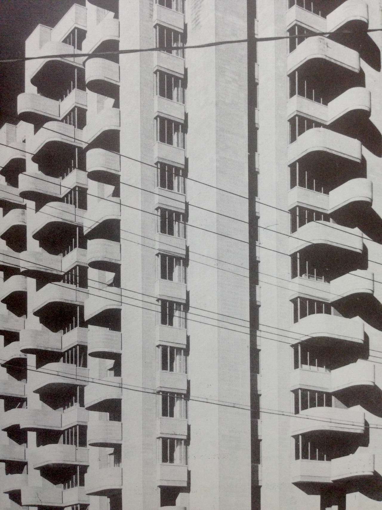 Archillect ID 381593