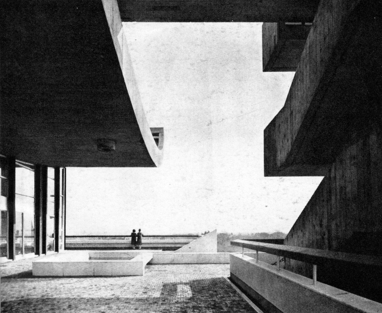 Archillect ID 381606