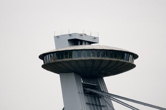 Archillect ID 381628