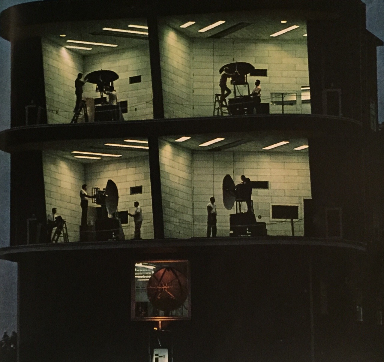 Archillect ID 381817