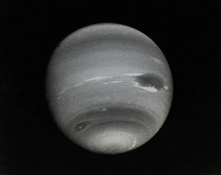 Archillect ID 381829