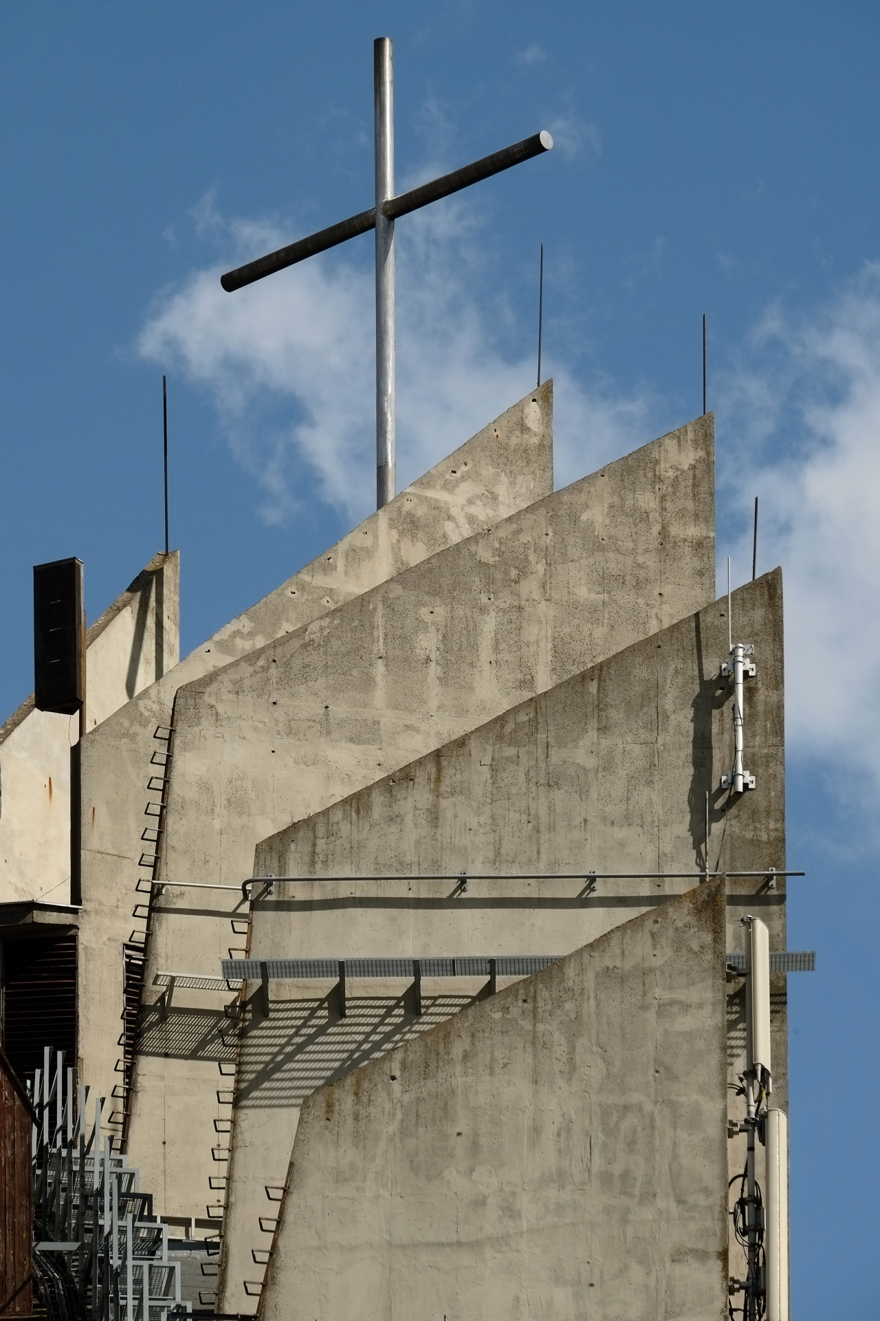 Archillect ID 381846