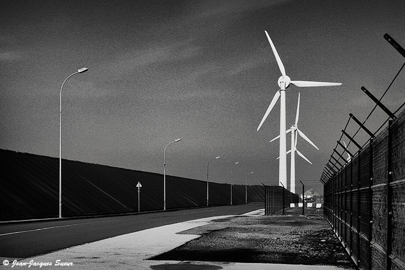 Archillect ID 381860