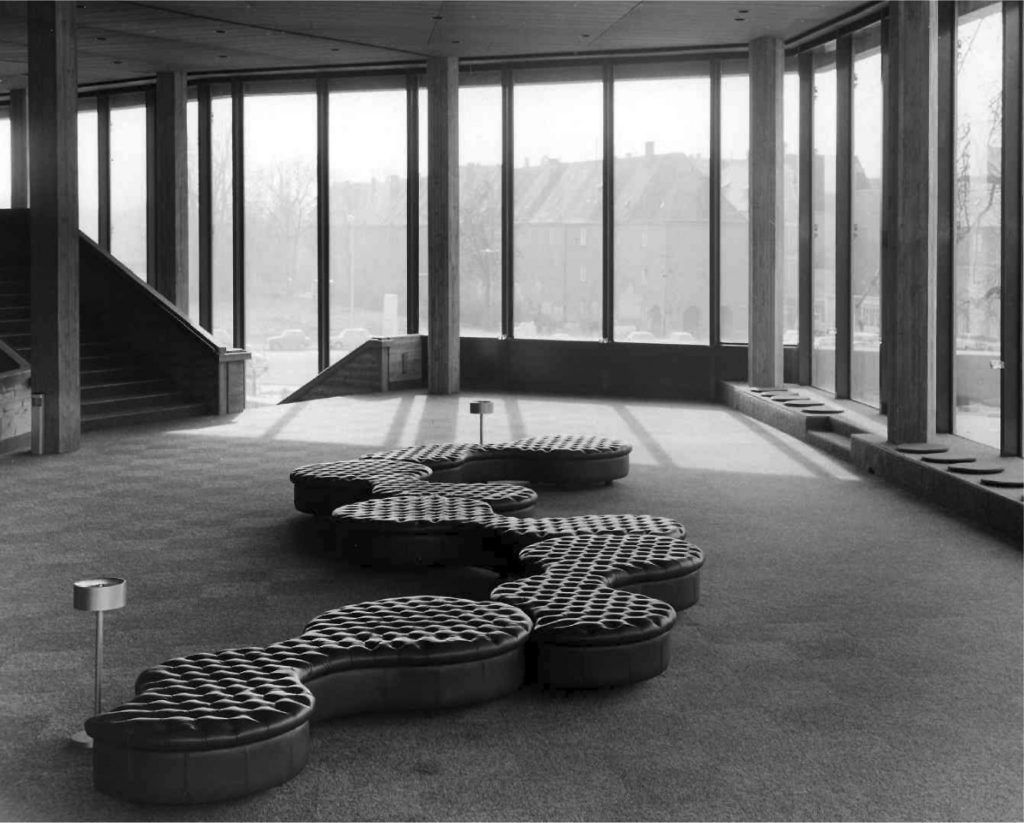 Archillect ID 381980