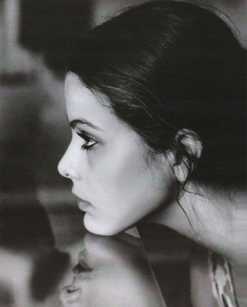 Archillect ID 381996