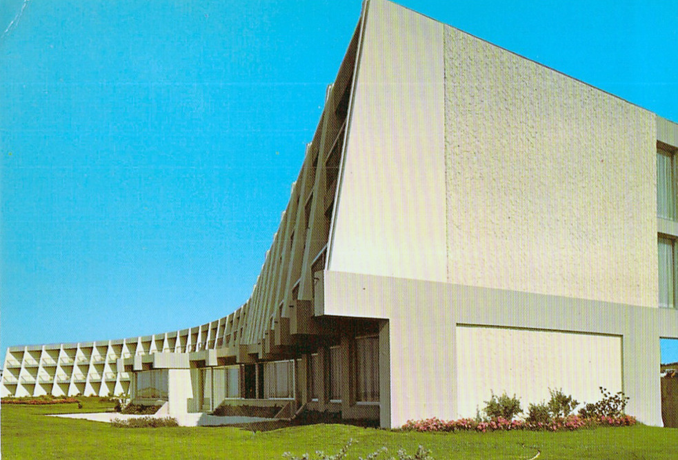 Archillect ID 382017