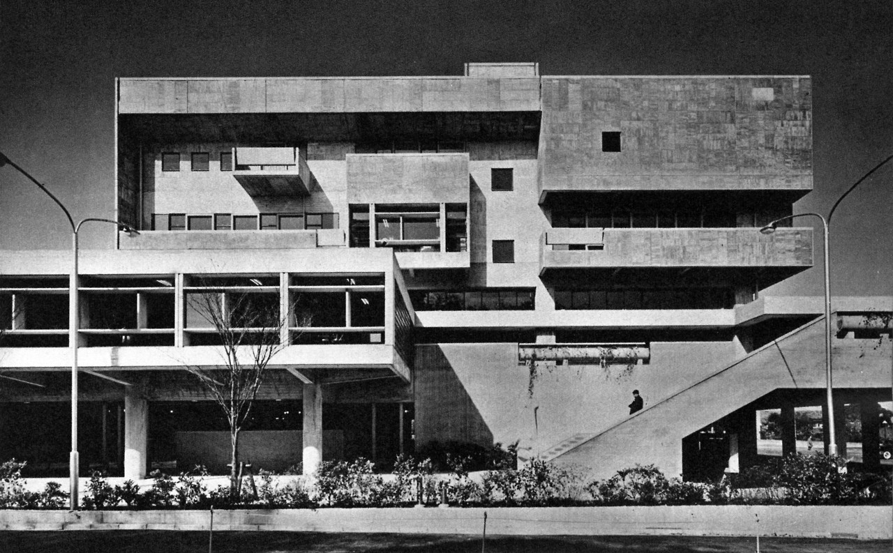 Archillect ID 382198