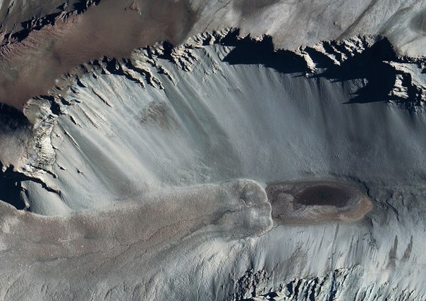 Archillect ID 382291