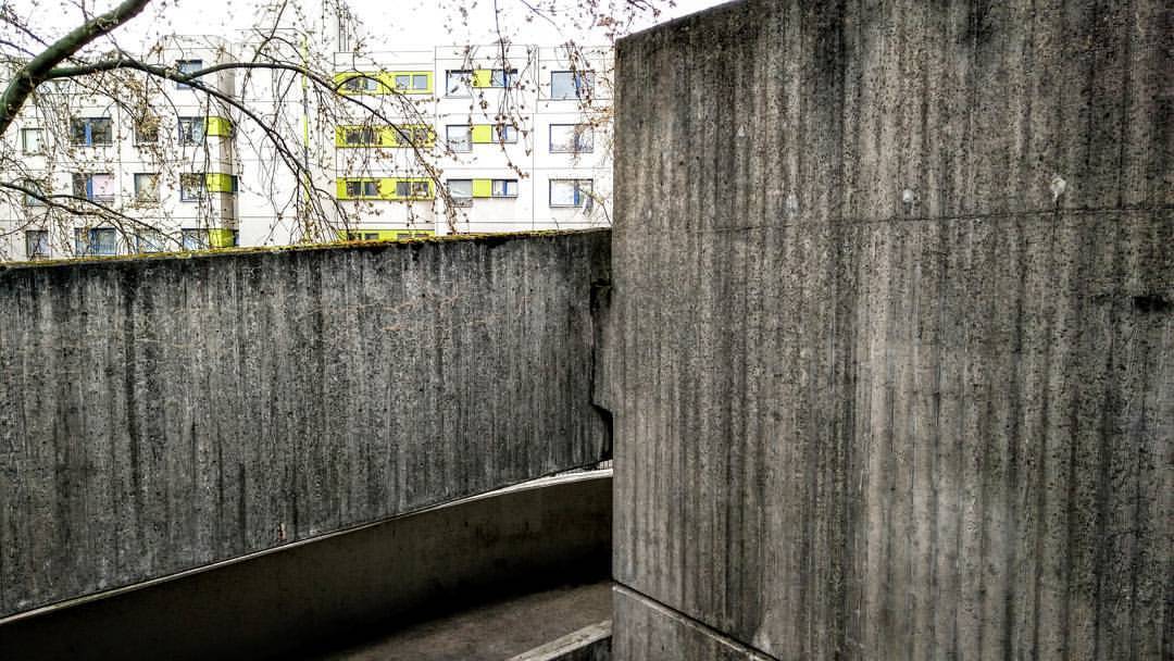 Archillect ID 382293