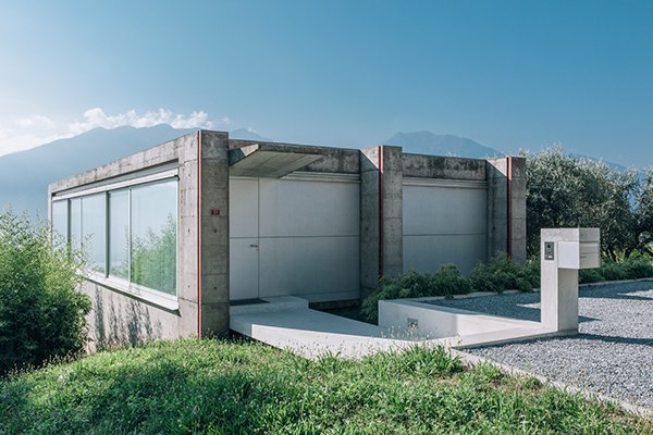 Archillect ID 382308