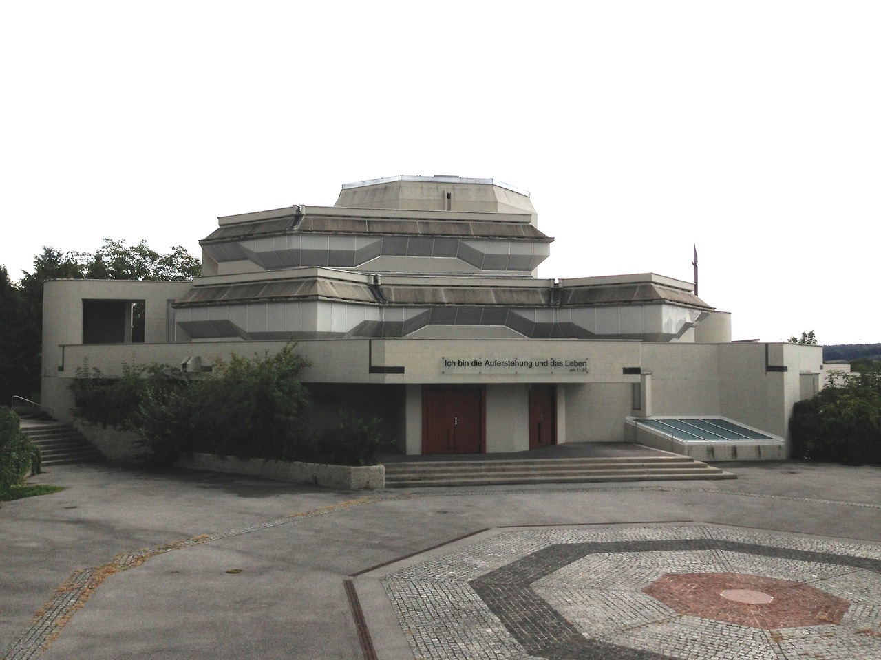 Archillect ID 382371