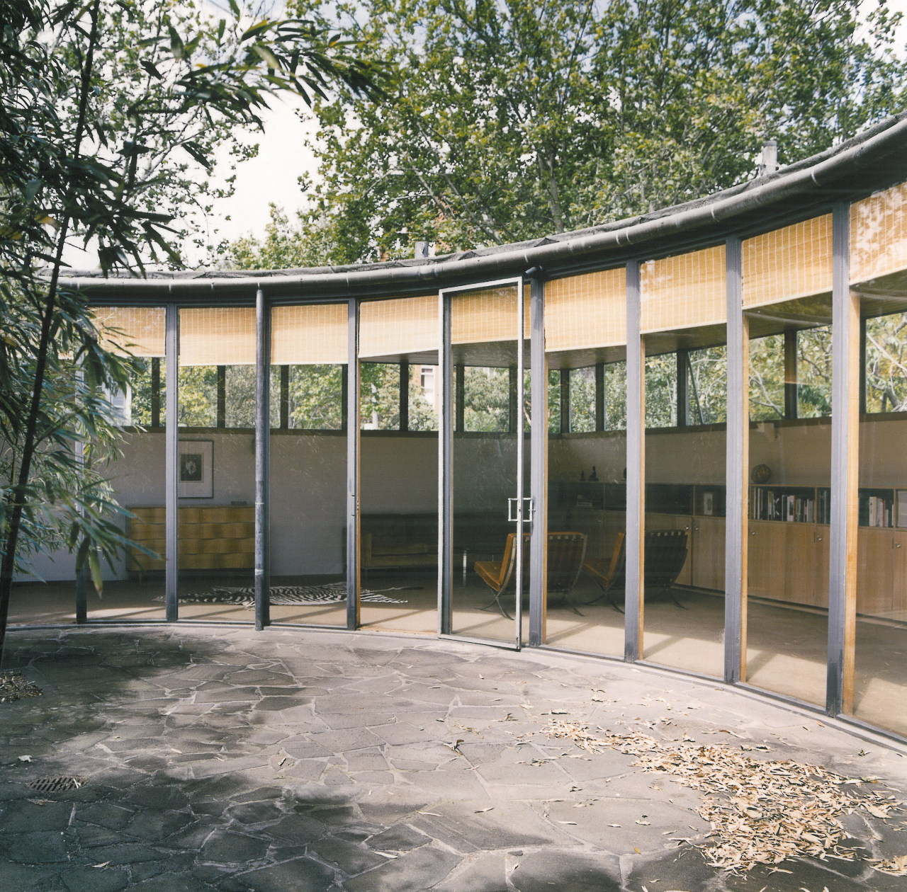 Archillect ID 382372