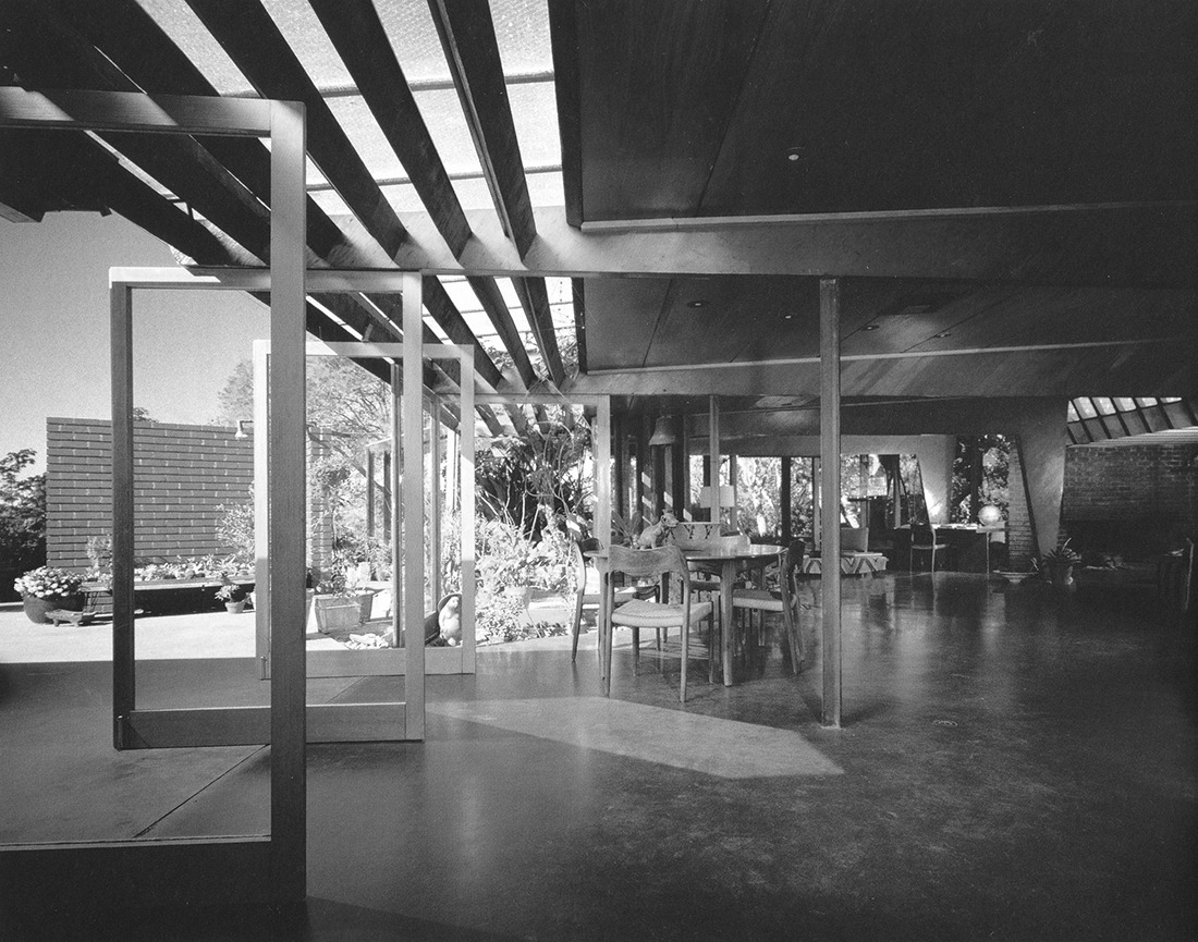 Archillect ID 382377