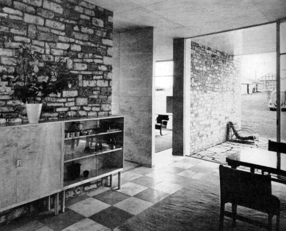 Archillect ID 382439