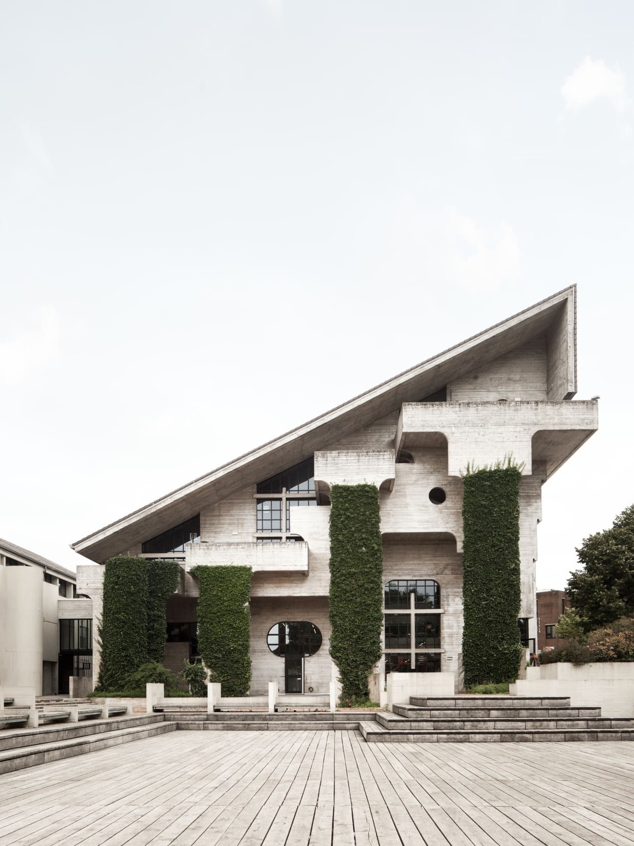 Archillect ID 382456