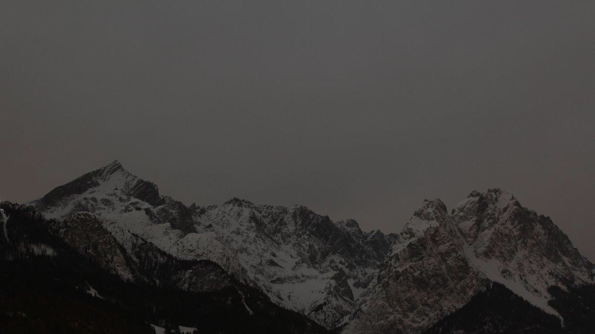 Archillect ID 382474