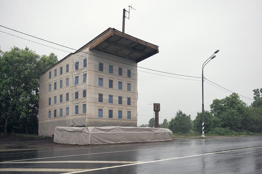 Archillect ID 382536