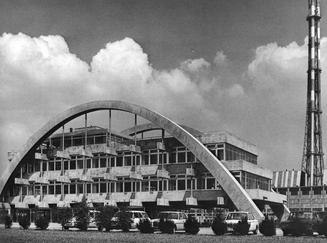 Archillect ID 382582