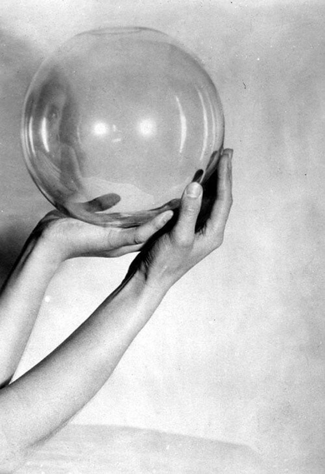 Archillect ID 382638